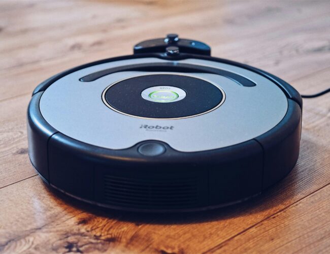 Nejnovější robotický vysavač iRobot Roomba 980 s funkcí dokonalého vysávání koberců