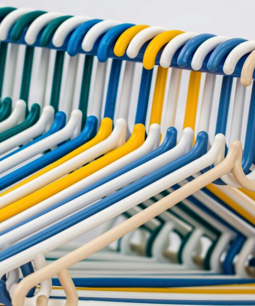 Povrchy bez plastů: Praktické ekologické alternativy pro vaši kuchyň a koupelnu