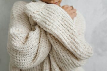 Jak udržet svetry jako nové: základní tipy pro péči o pletené oblečení